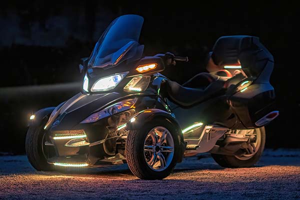 Turn Signal of Underglow LED Kit M18r-T on Trike